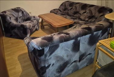 Abbildung: Polstermöbel (3er, 2er, Sessel) + Echtholz Couchtisch